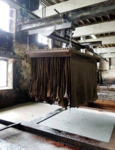 Visite de la tannerie Bastin où est fabriqué le cuir des chaussures Weston avec le Pays d'Art et d'Histoire des Monts et Barrages en Limousin